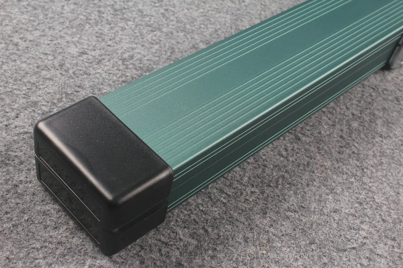 one piece aluminium lockable cue case 154 cm