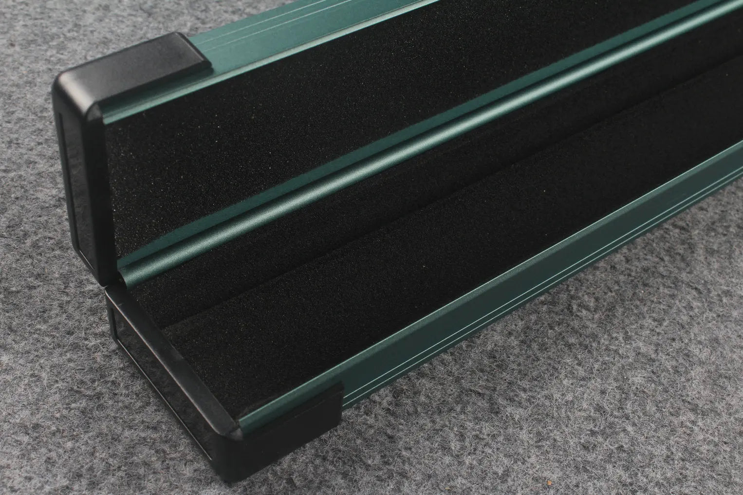 one piece aluminium lockable cue case 154 cm