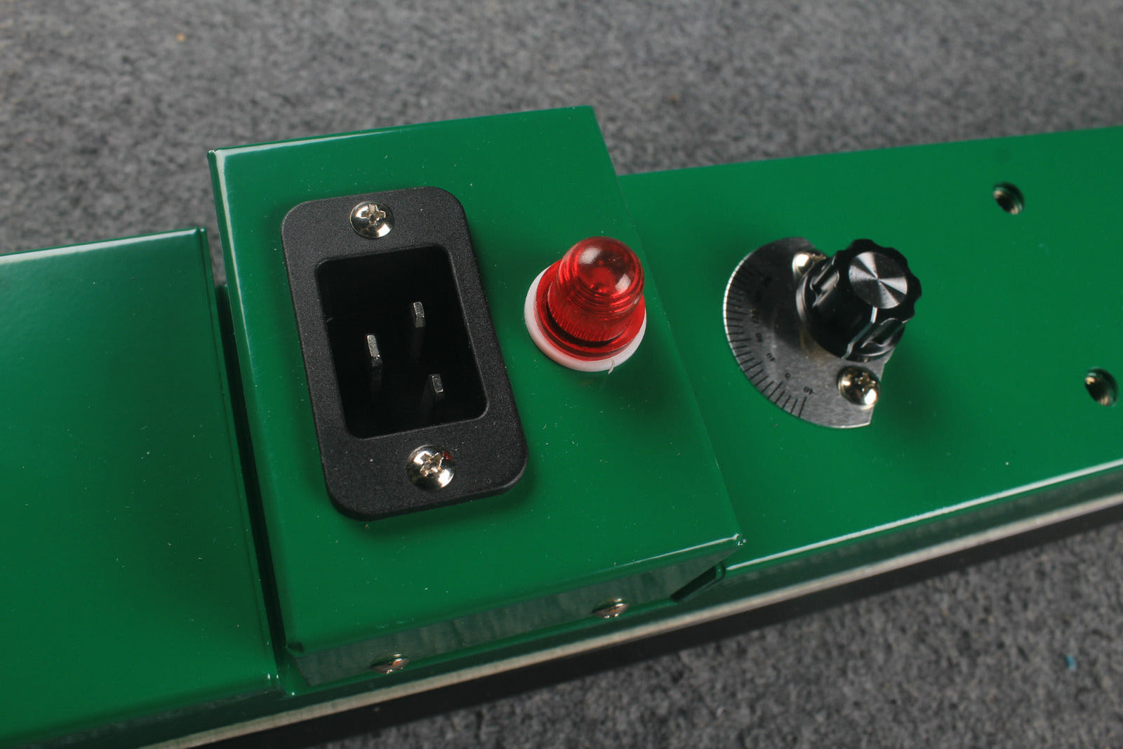 90 cm snooker table electric iron （ asbestos free ） WOODS CUES