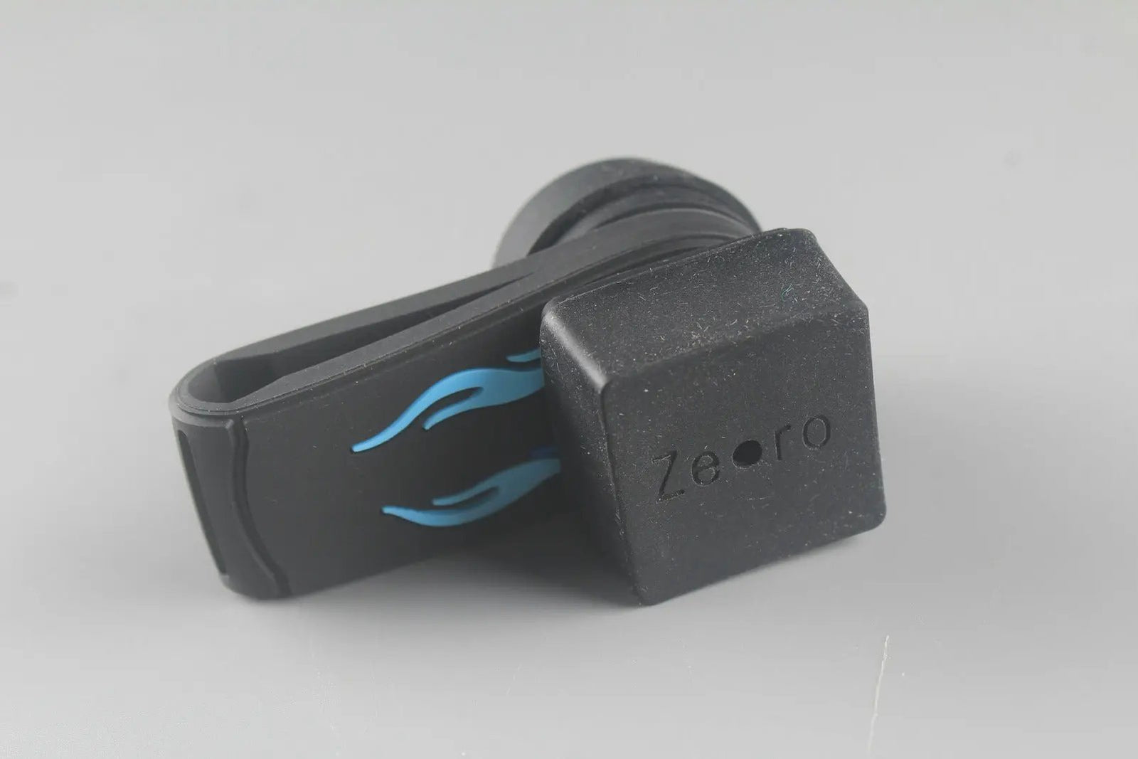 magnetic  snooker / pool cue chalk holder WOODS CUES