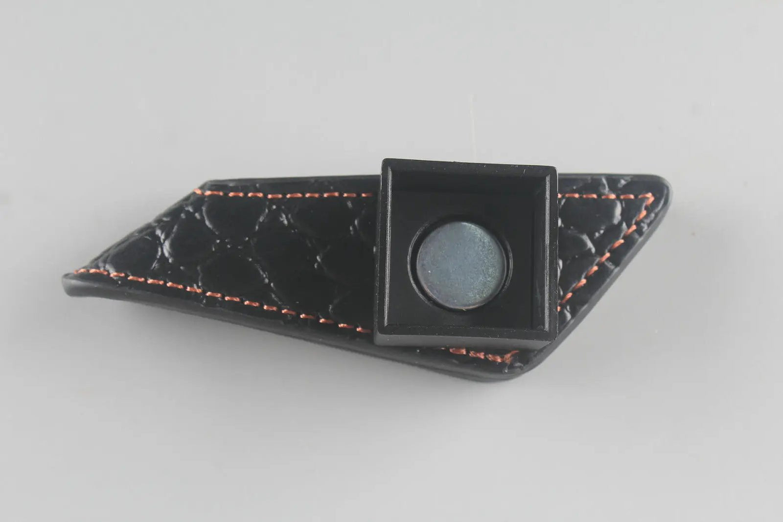 magnetic  Leather snooker / pool cue chalk holder with belt clip WOODS CUES