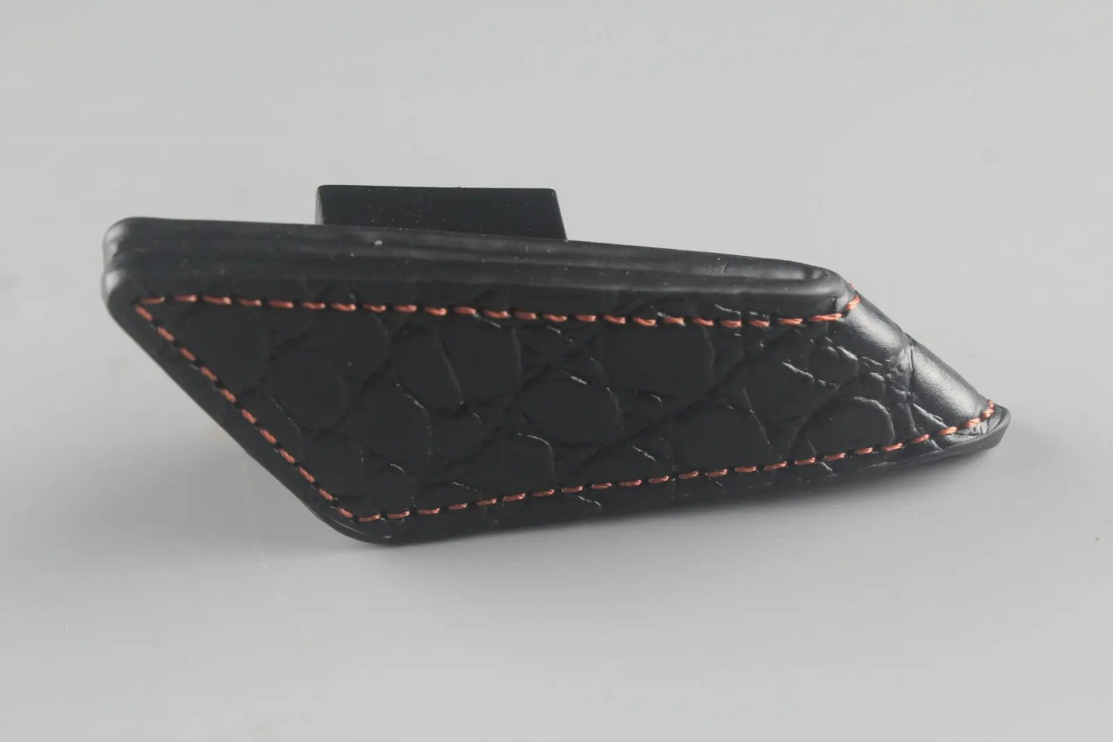 magnetic  Leather snooker / pool cue chalk holder with belt clip WOODS CUES