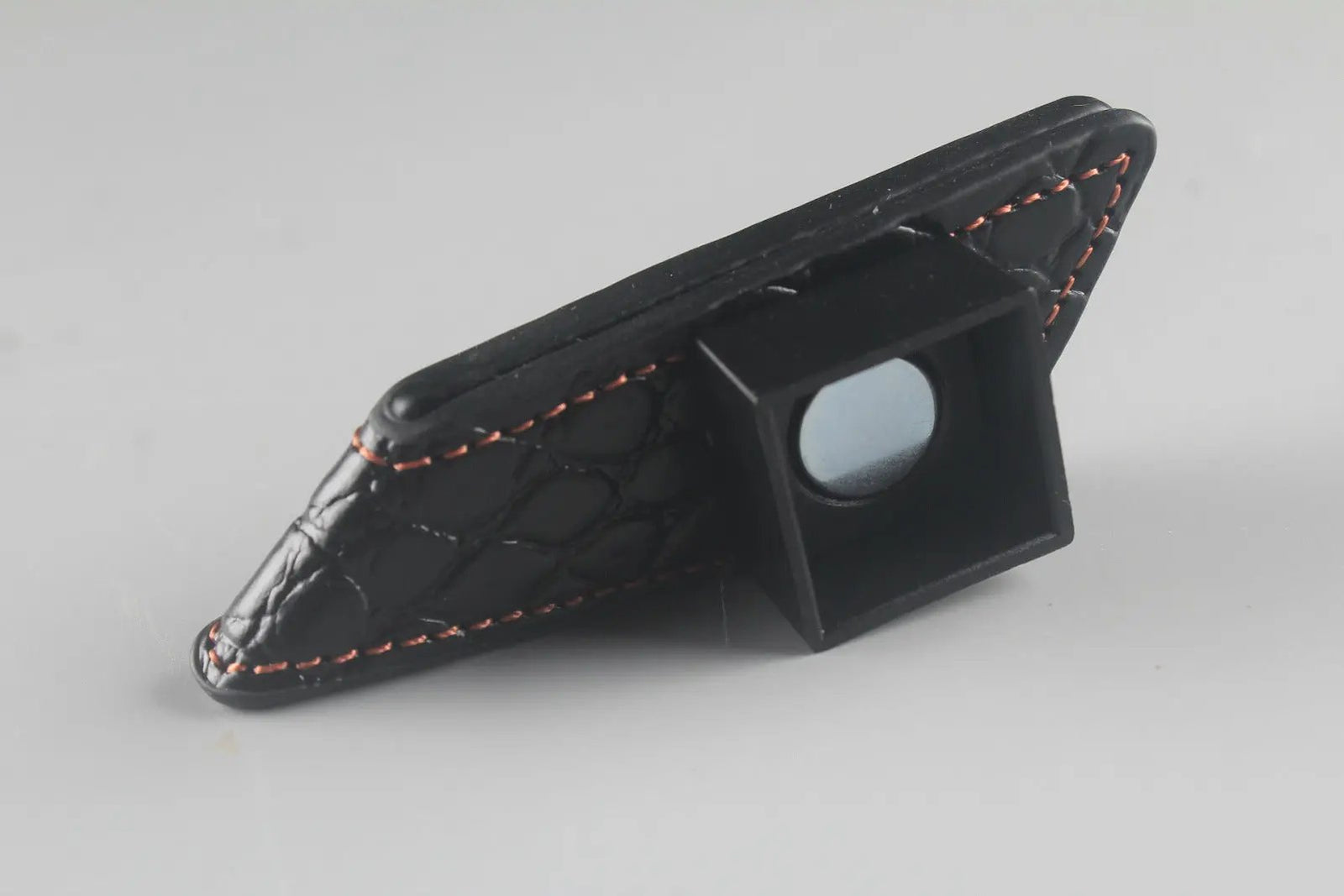 magnetic  Leather snooker / pool cue chalk holder with belt clip WOODS CUES