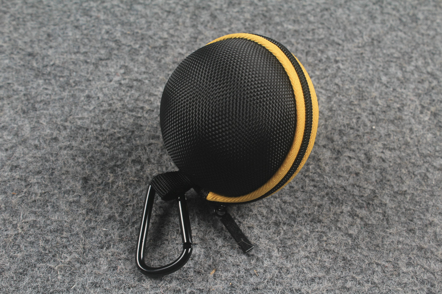Clip-on Cue Ball Case WOODS CUES