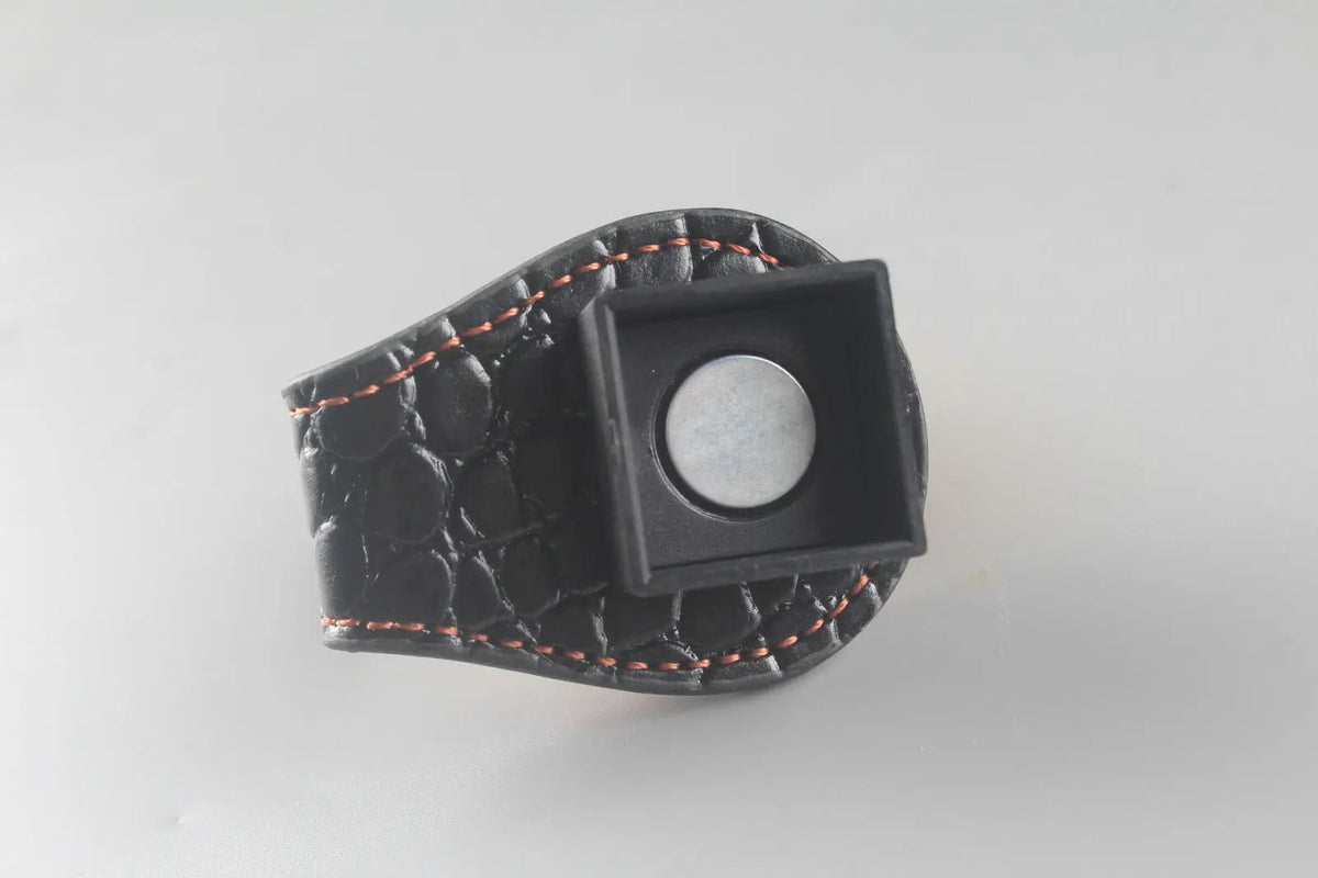 magnetic  Leather snooker / pool cue chalk holder with belt clip WOODS CUES