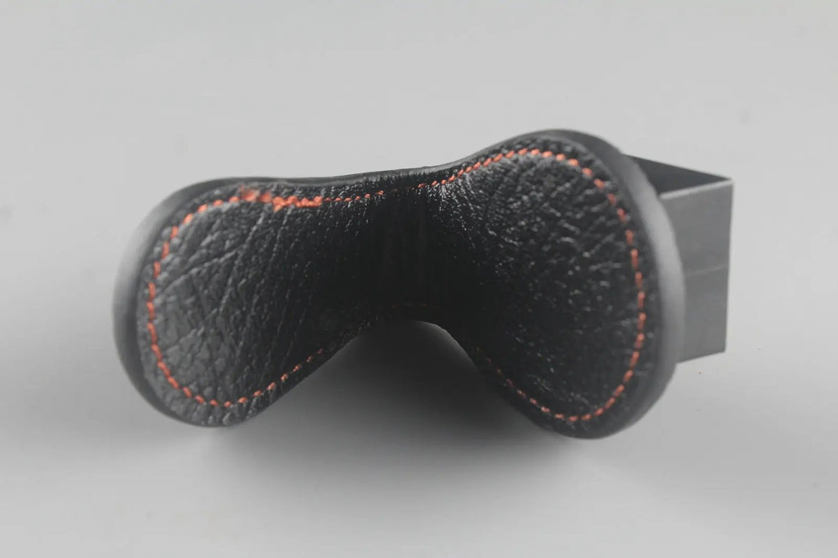 magnetic  Leather snooker / pool cue chalk holder with belt clip WOODS CUES