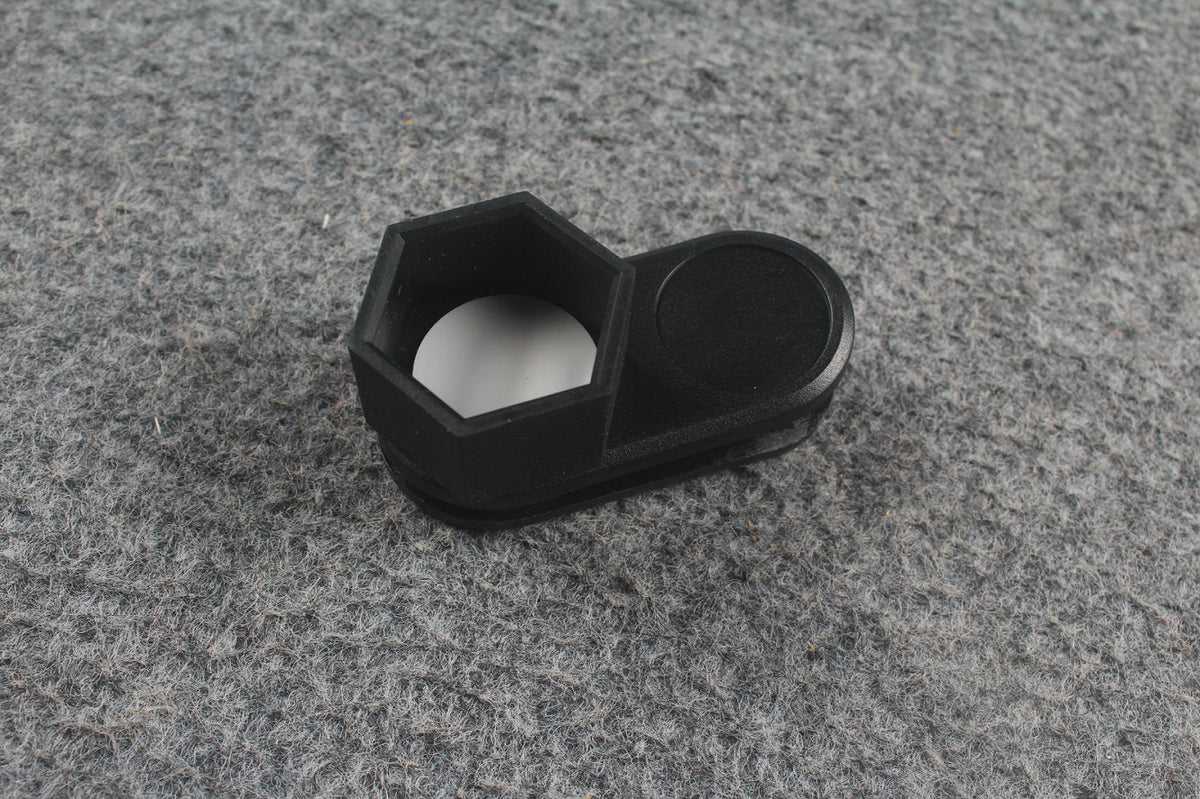 H18 Chalk Sleeve 4-Piece Set & Silent Elastic Chalk Clip – Black WOODS CUES