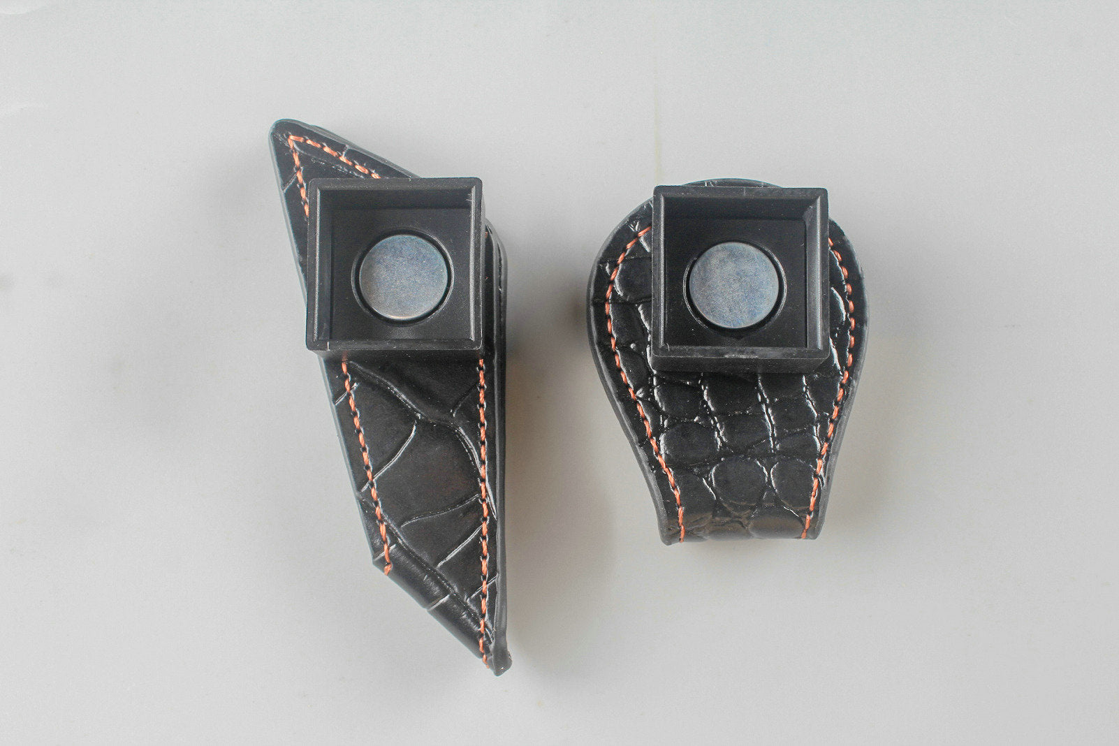 magnetic  Leather snooker / pool cue chalk holder with belt clip
