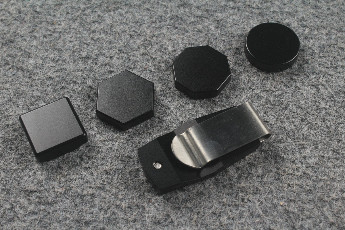 Single-Section Magnetic Chalk Holder 4-Piece Set & Table-Shaped Chalk Clip WOODS CUES