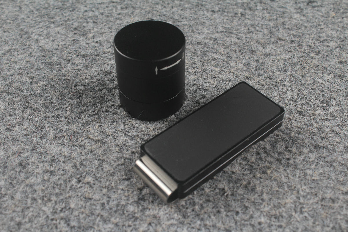 Twist-Rise Series: Professional Magnetic Billiard Chalk Case with Rotary Height Adjustment