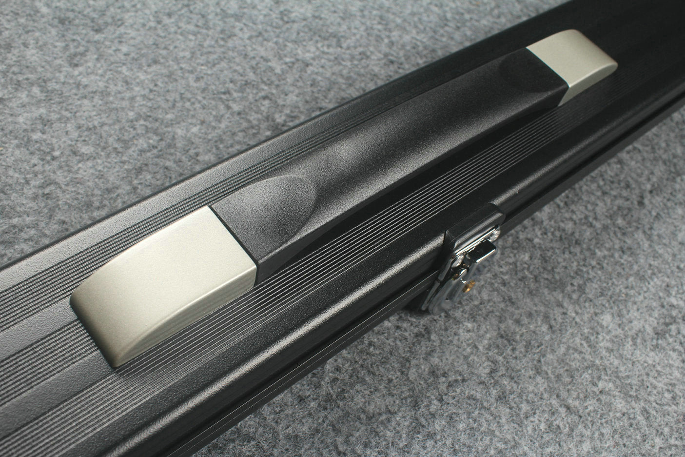 one piece professional aluminium lockable cue case