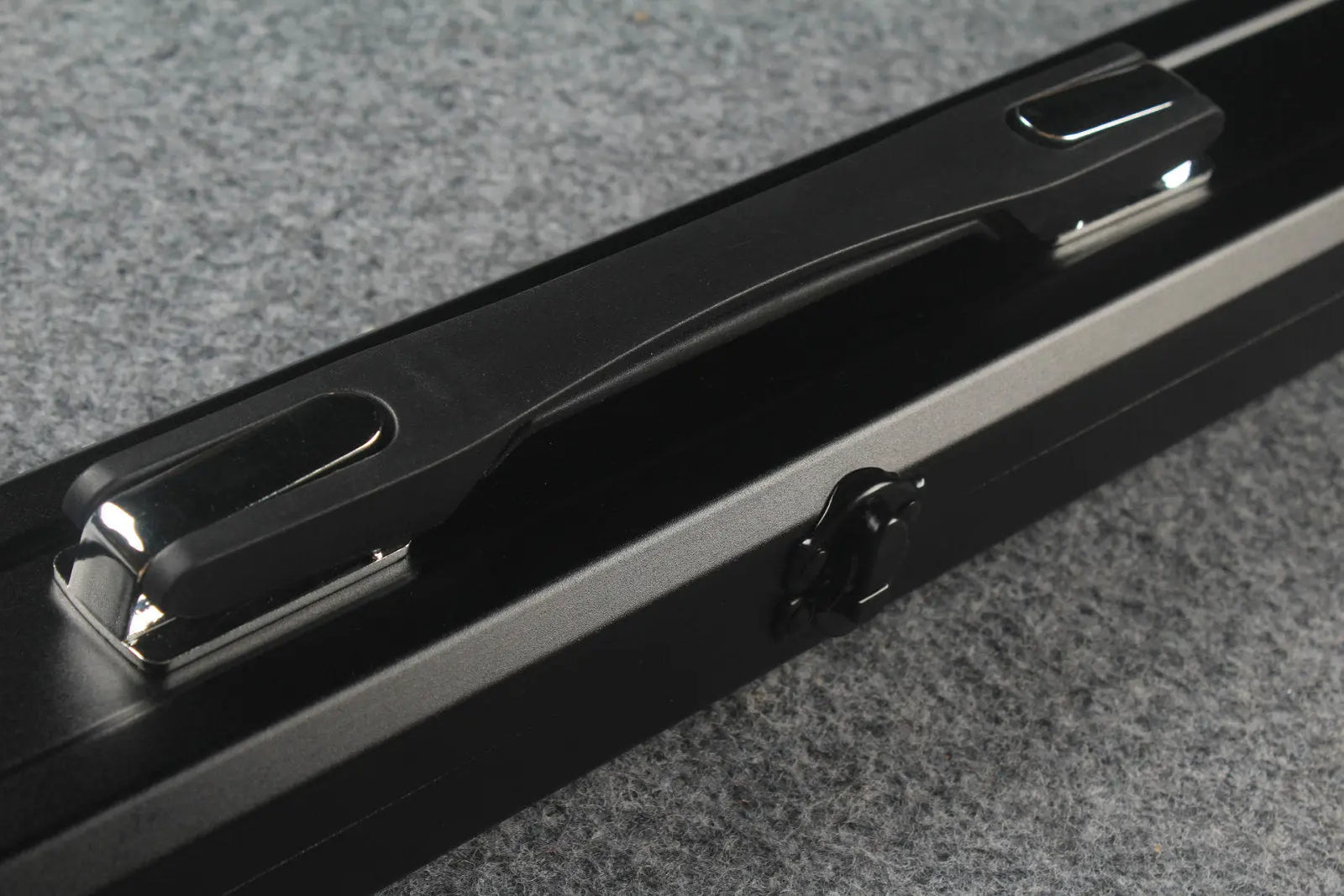 one piece professional aluminium cue case WOODS CUES