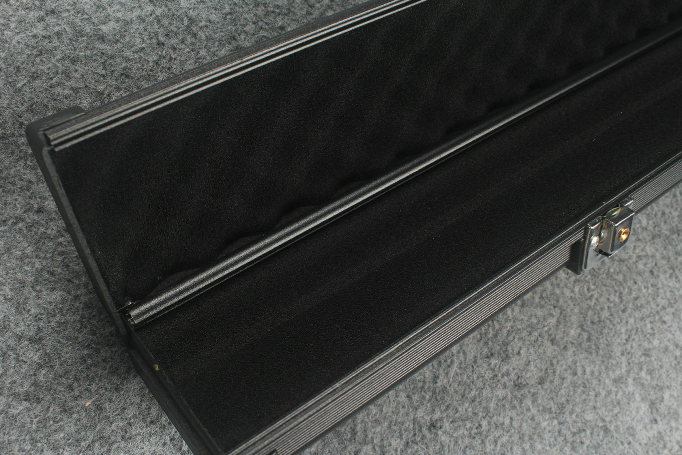 one piece professional aluminium lockable cue case