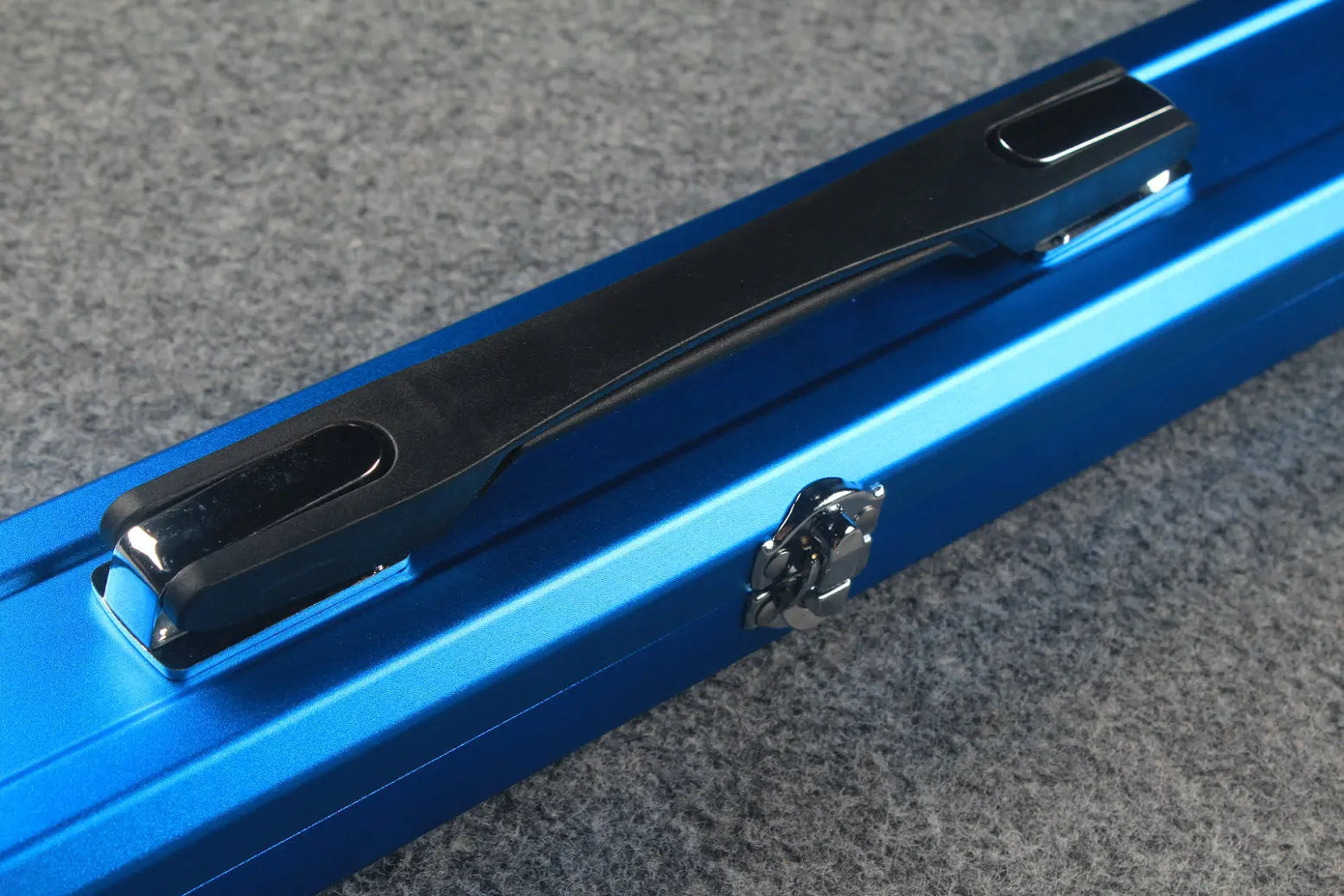 one piece professional aluminium cue case WOODS CUES