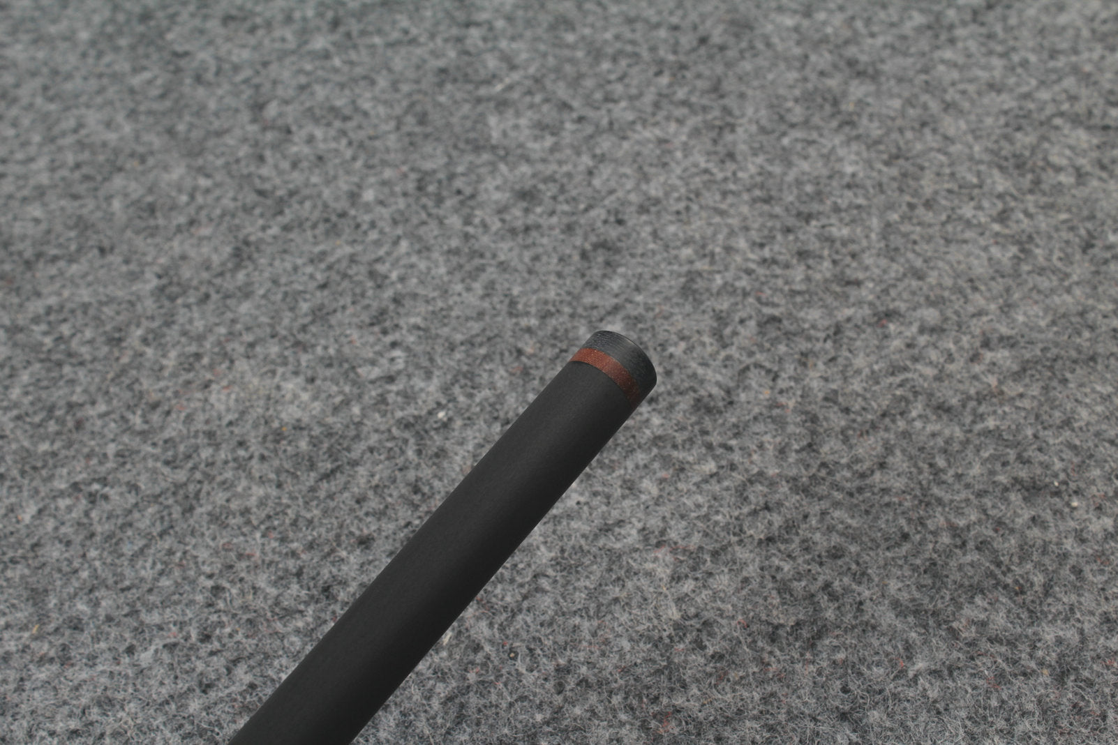 Carbon Fiber Shaft  Billiards Cue Punch&Jump  Cue Stick