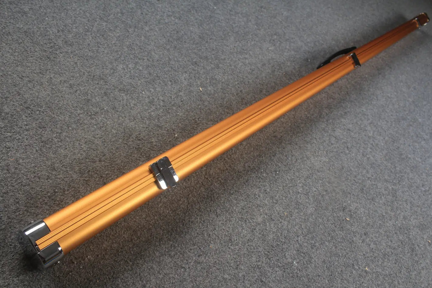 1 piece deluex slimline aluminium case with 2 slots WOODS CUES