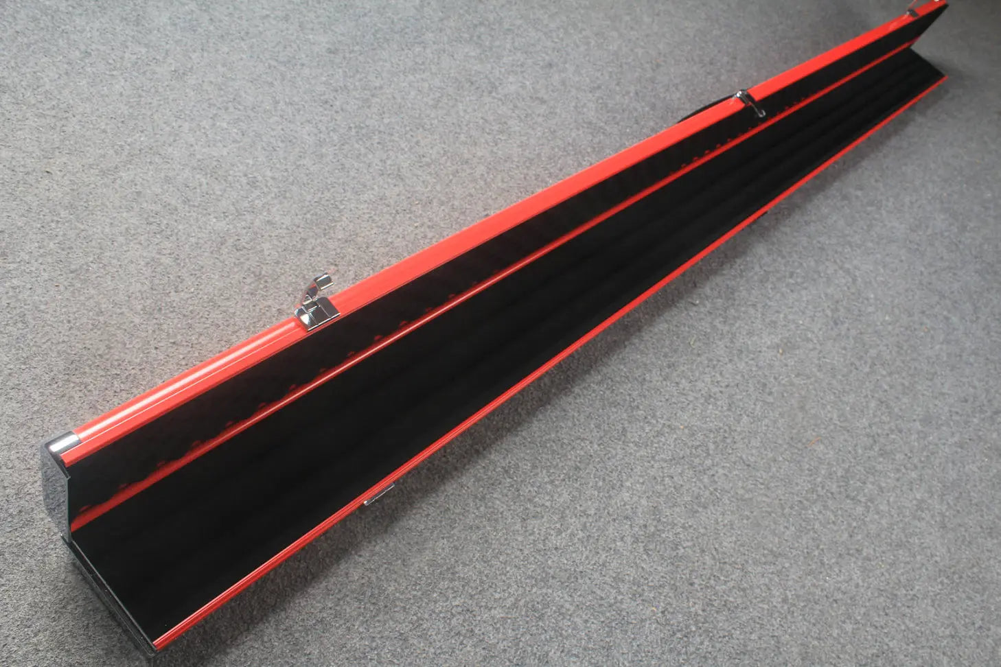 deluxe one piece aluminium cue case with 3 slots -153cm WOODS CUES