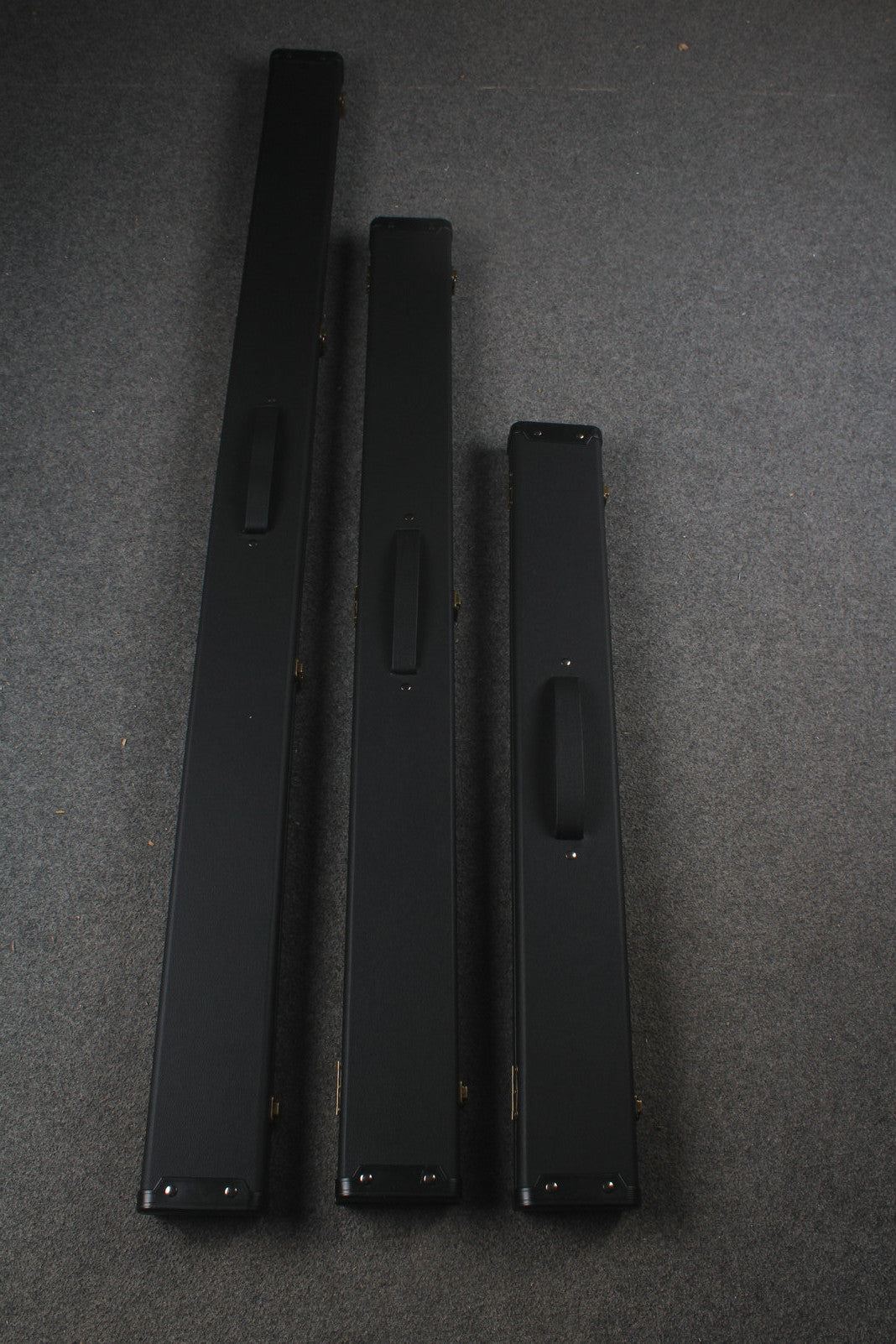 snooker cue case with 3 slots