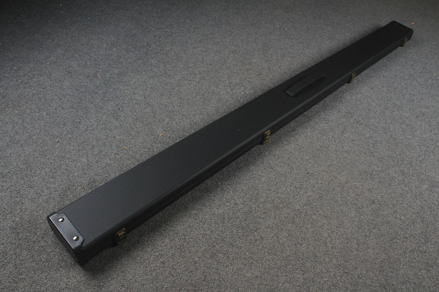snooker cue case with 3 slots