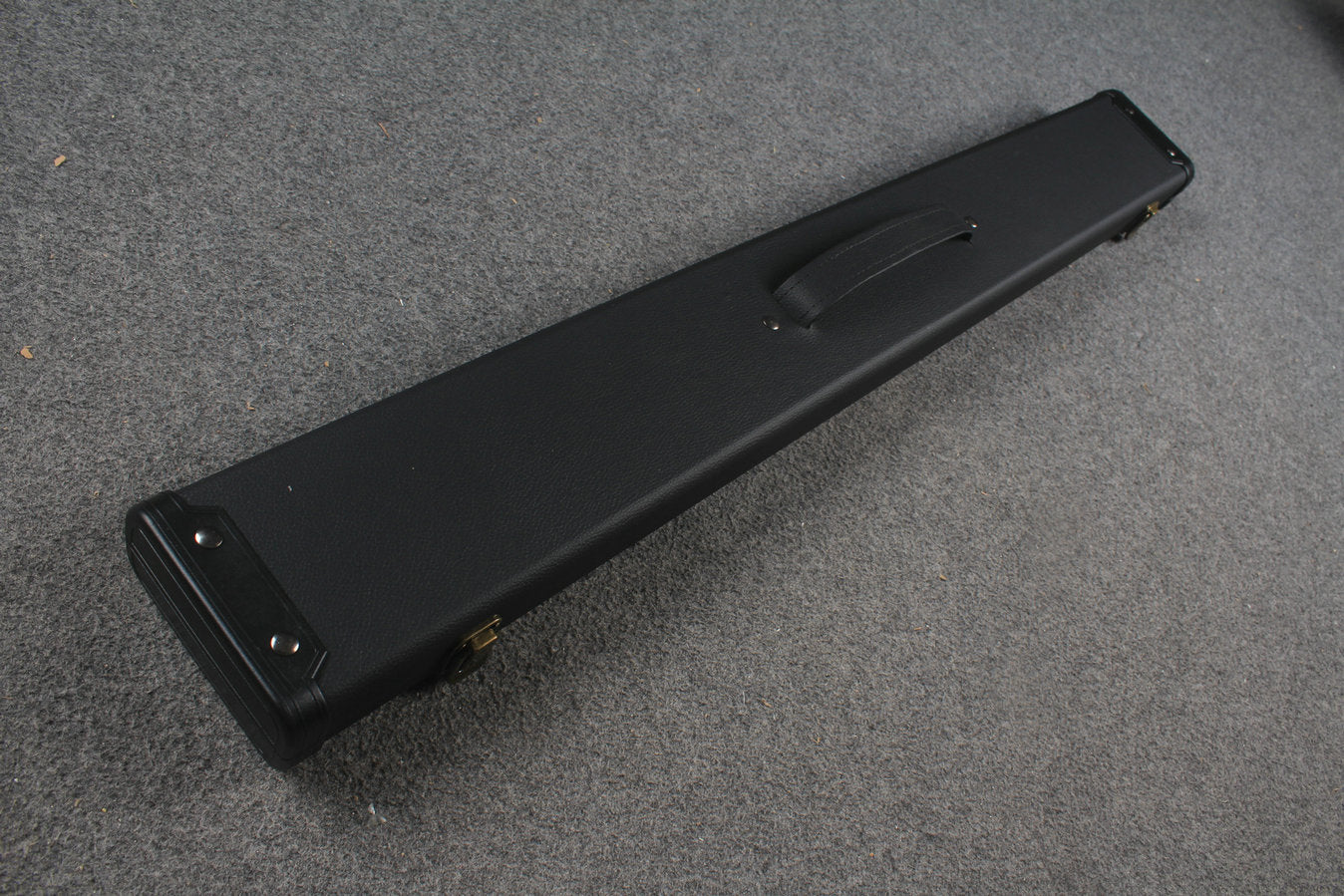 snooker cue case with 3 slots