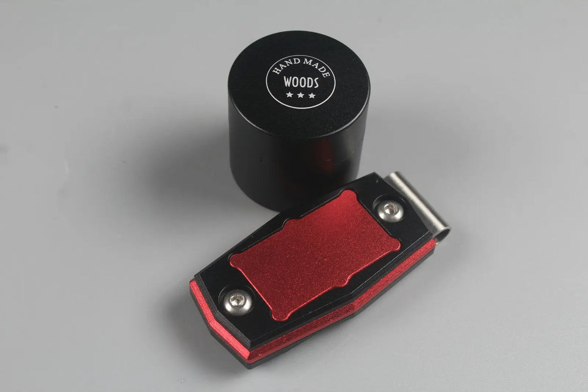 HQ aluminium alloy magnetic snooker / pool cue chalk holder with belt clip WOODS CUES