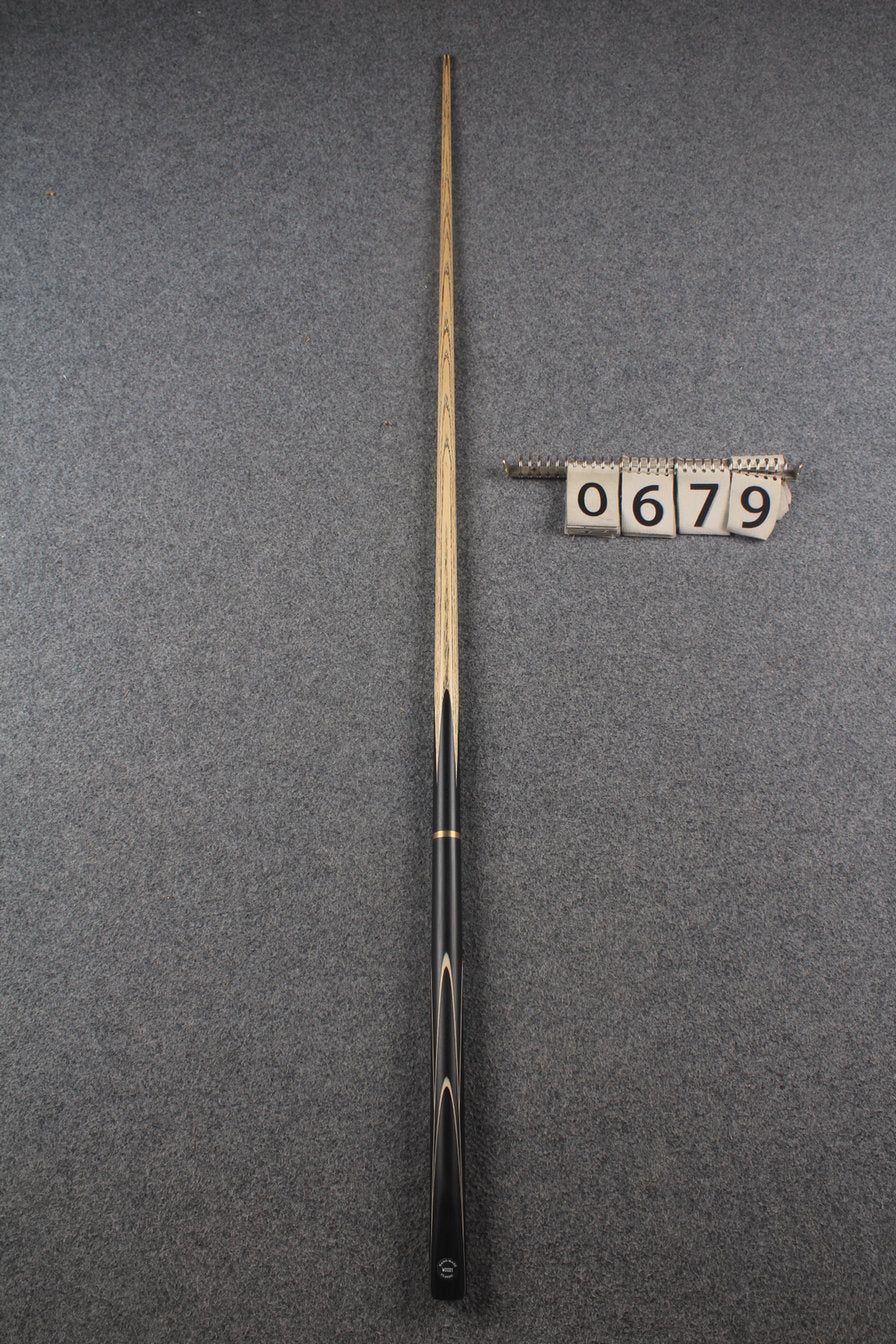 3/4 ash snooker cue #679