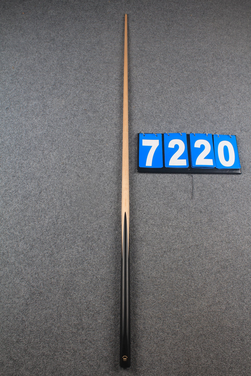 ★★★  1 piece maple snooker cue # 7220