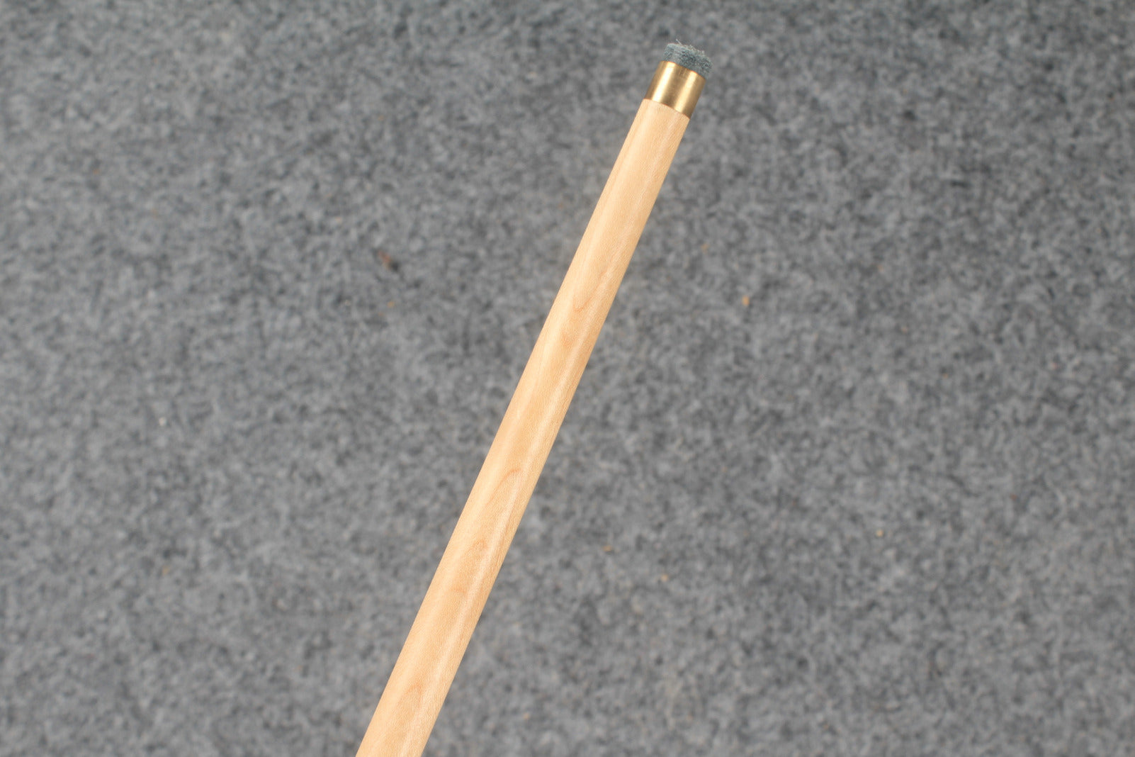 ★★★  1 piece maple snooker cue # 7223