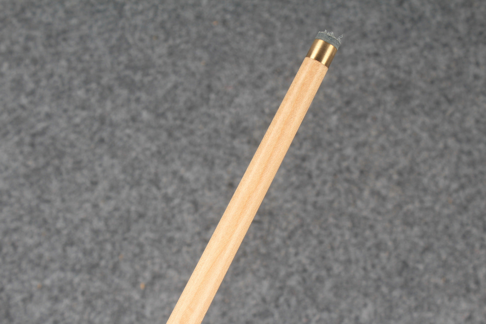 ★★★  1 piece maple snooker cue # 7225