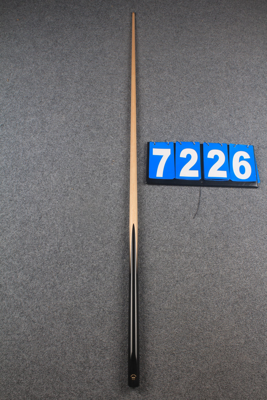 ★★★  1 piece maple snooker cue # 7226 WOODS CUES