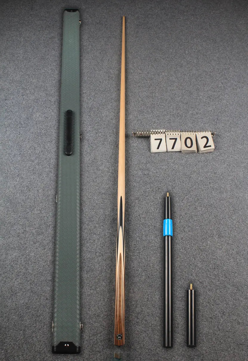 1 piece maple snooker cue # 7702