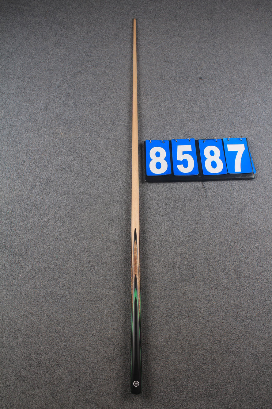 ★★★  1 piece maple snooker cue # 8587