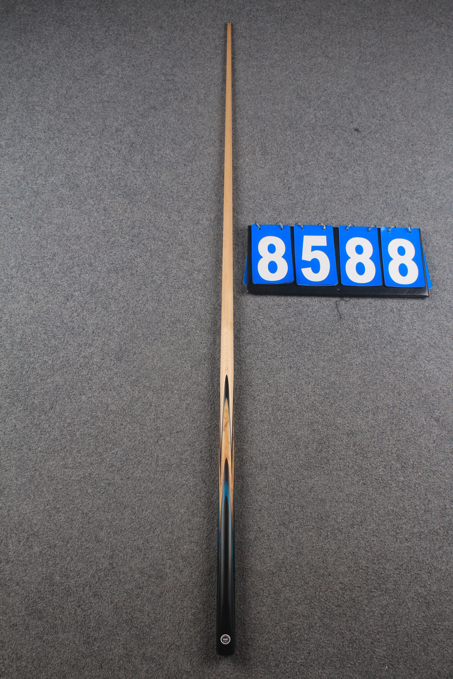 ★★★  1 piece maple snooker cue # 8588
