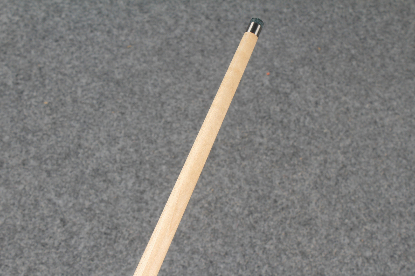 1 piece maple snooker cue # 8742 WOODS CUES