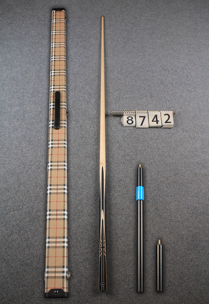1 piece maple snooker cue # 8742 WOODS CUES