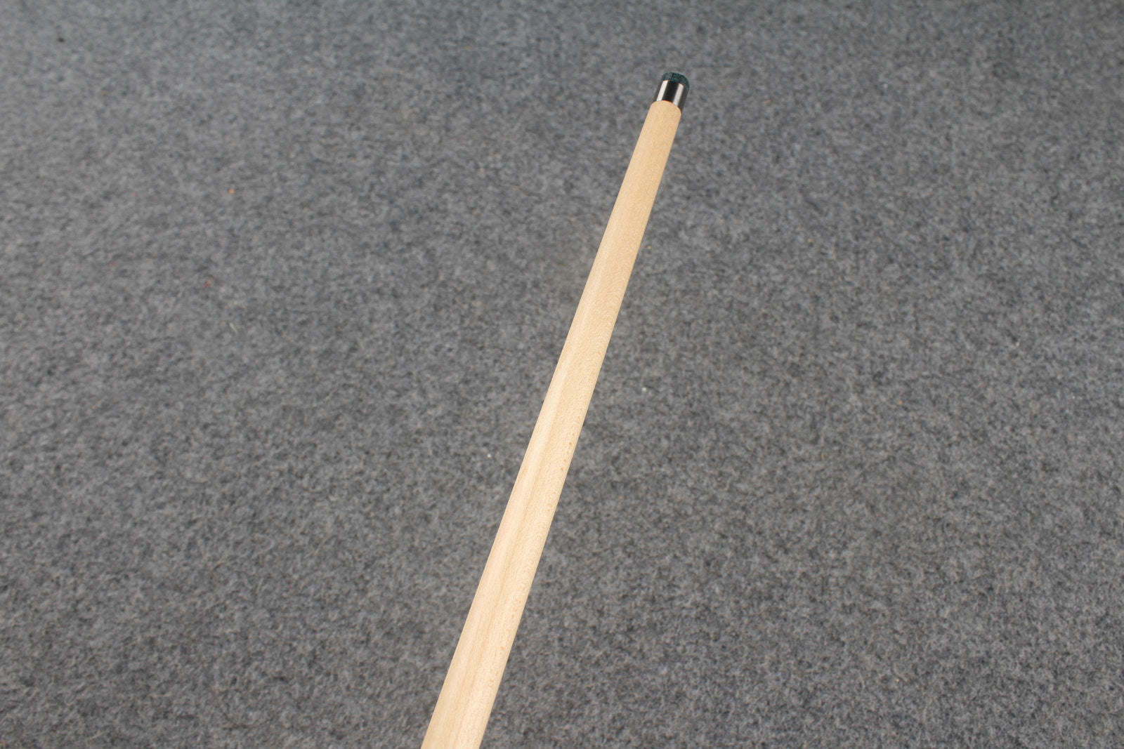 1 piece maple snooker cue # 8748 WOODS CUES