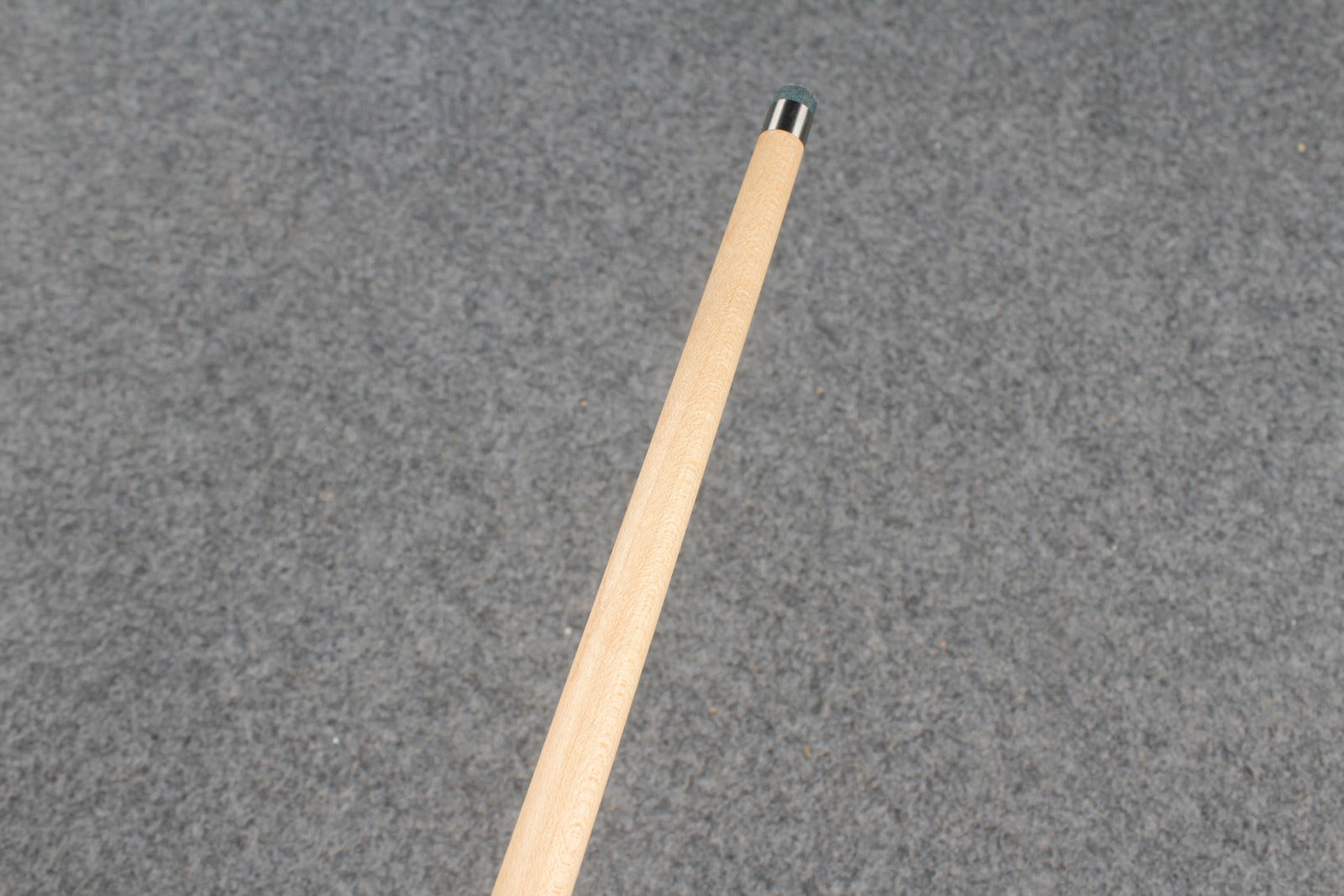 1 piece maple snooker cue # 8749 WOODS CUES