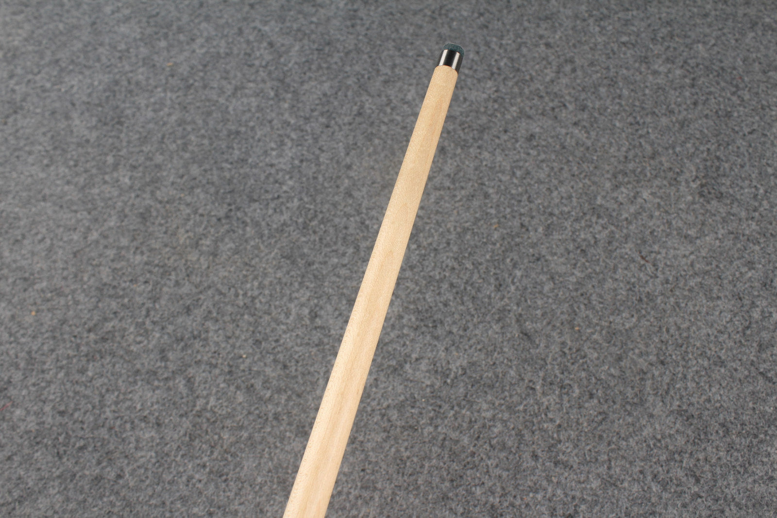 1 piece maple snooker cue # 8767 WOODS CUES
