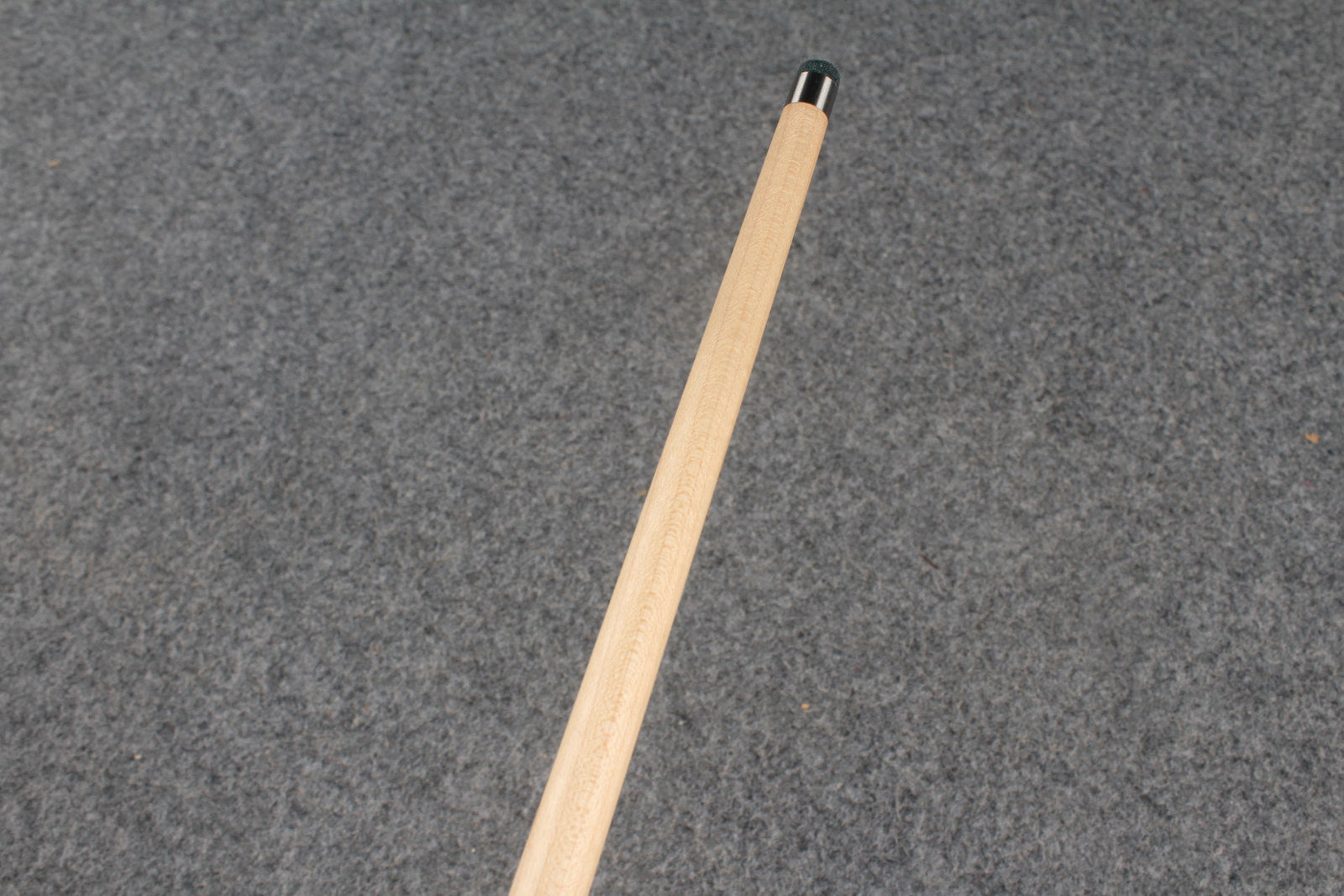 1 piece maple snooker cue # 8774 WOODS CUES