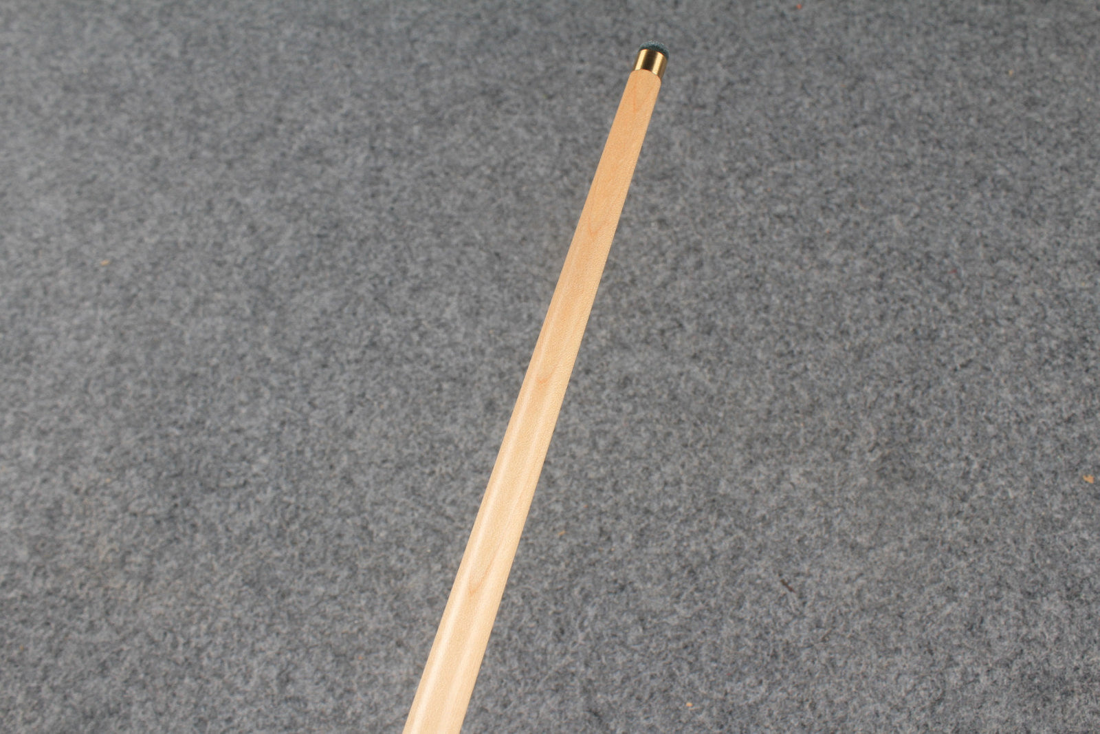 1 piece maple snooker cue # 8775 WOODS CUES