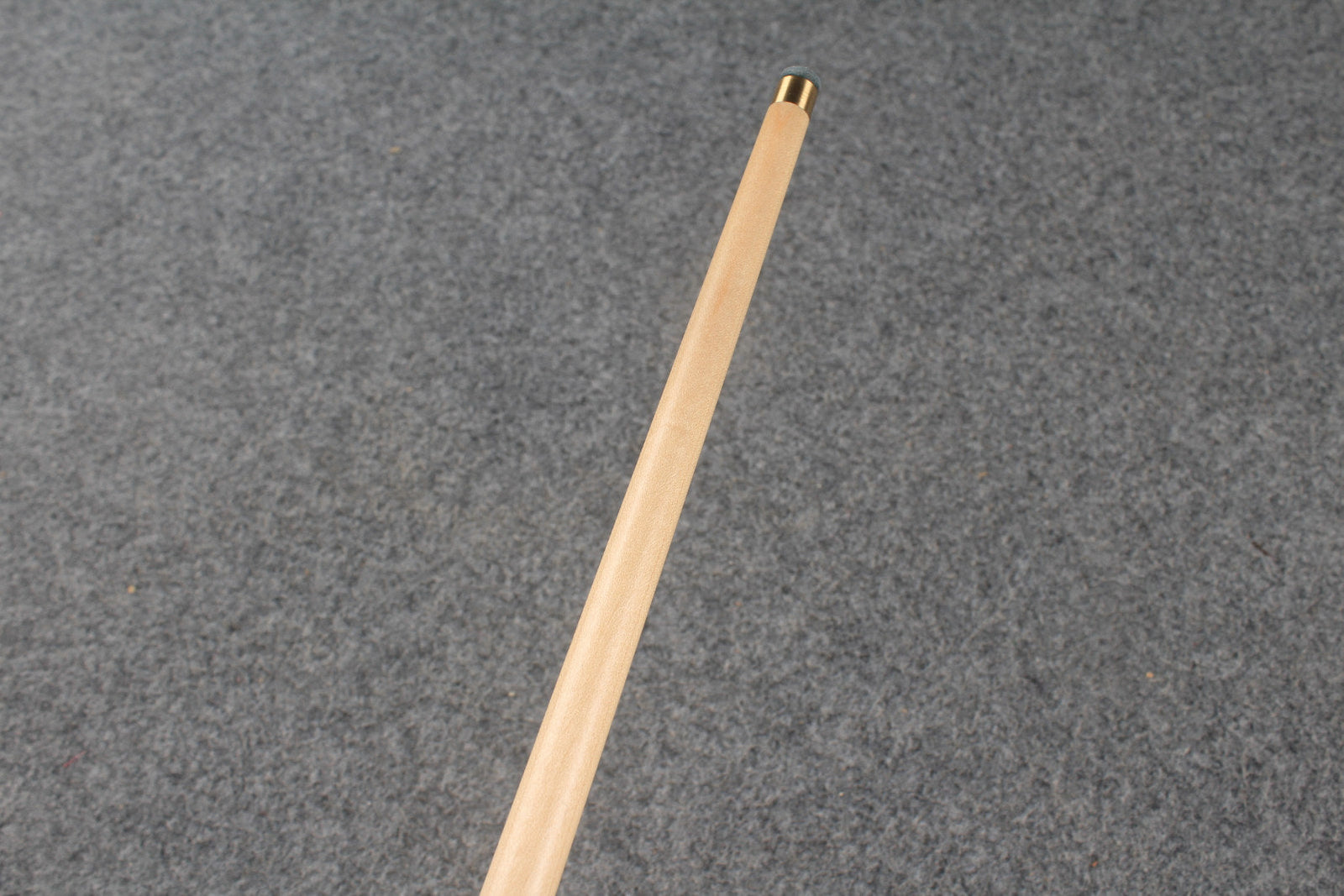 1 piece maple snooker cue # 8778 WOODS CUES