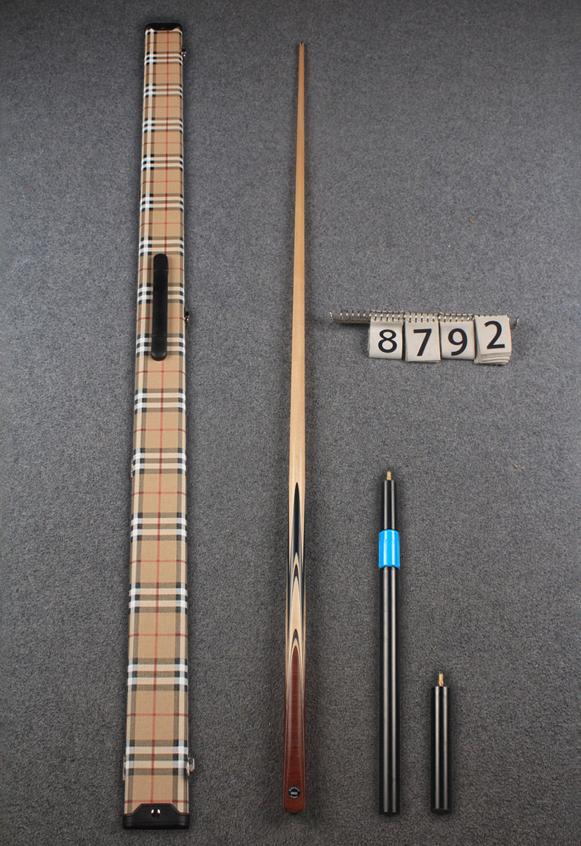 1 piece maple snooker cue # 8792 WOODS CUES