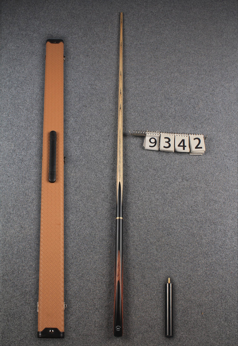 3/4 ash chinese 8 ball pool cue #9342 WOODS CUES