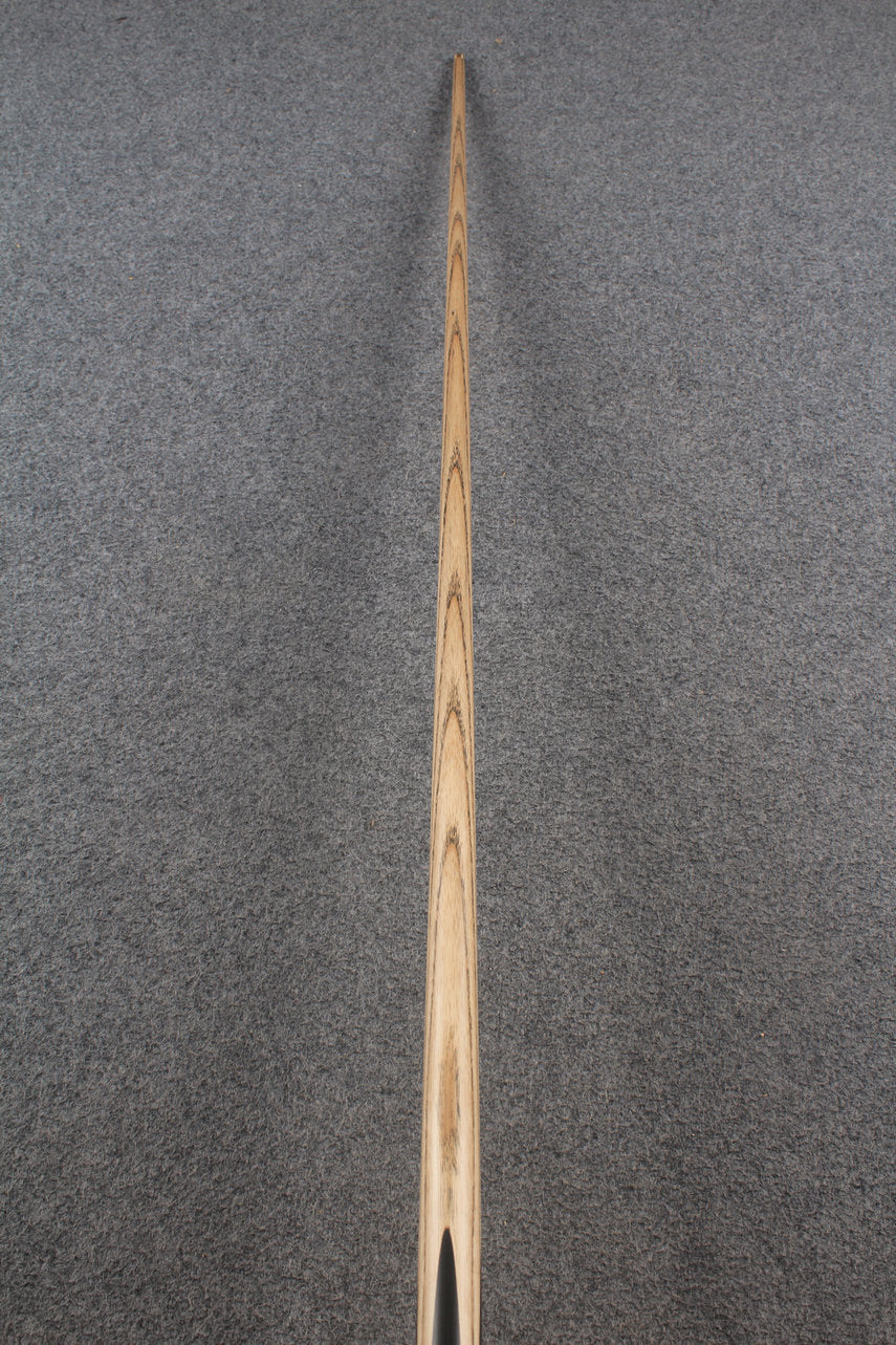1 piece ash 53.5'' snooker cue # 9560 WOODS CUES