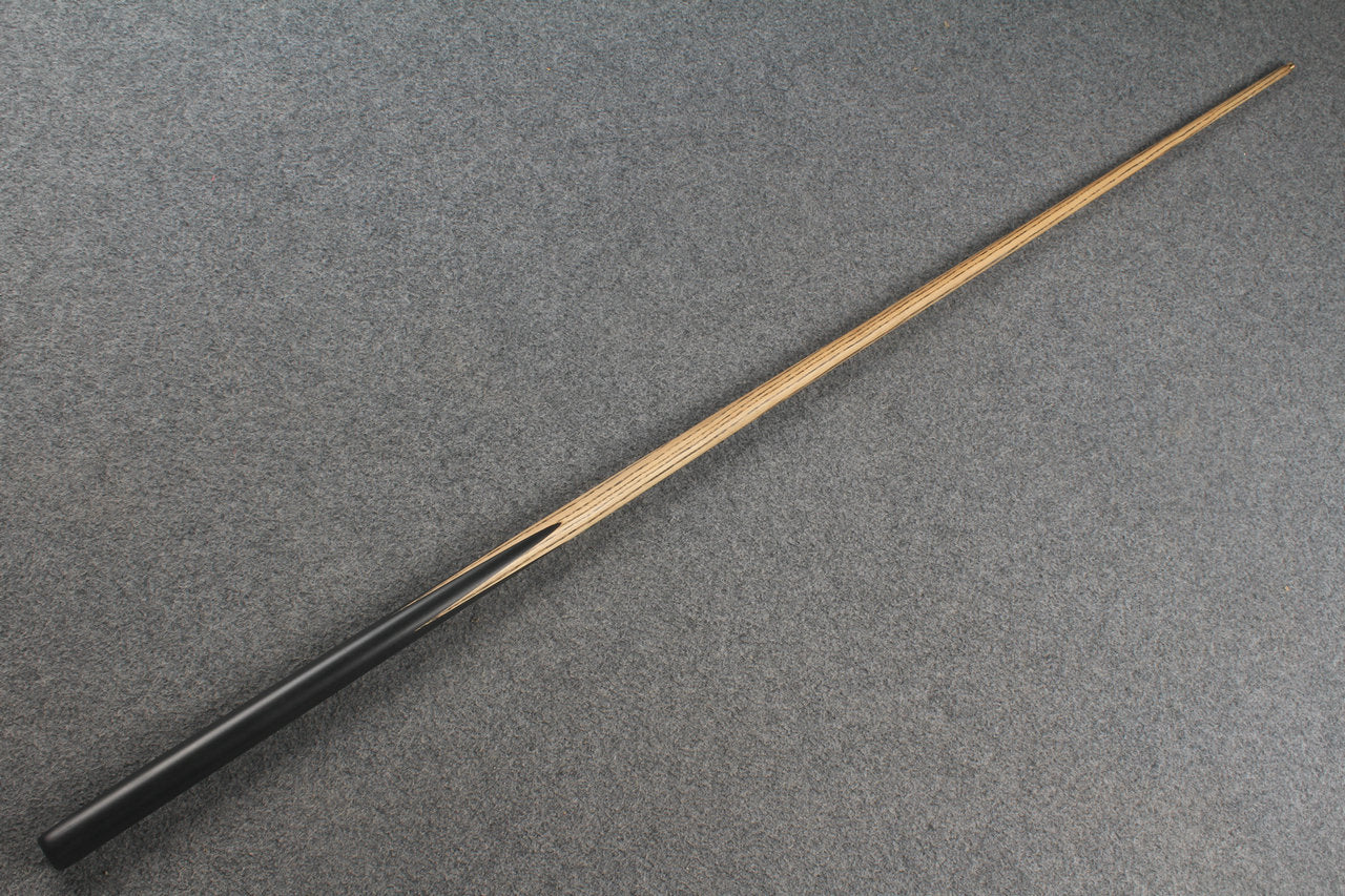 1 piece ash 53.5'' snooker cue # 9561 WOODS CUES