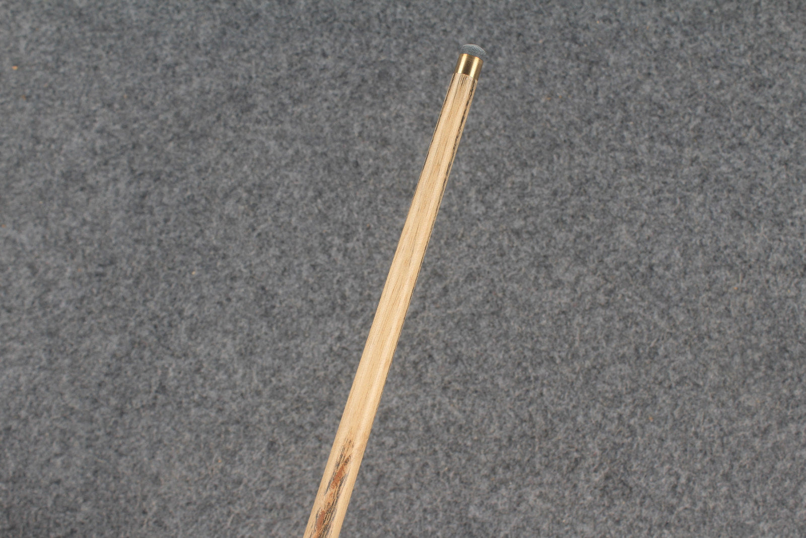 1 piece ash 53.5'' snooker cue # 9561 WOODS CUES