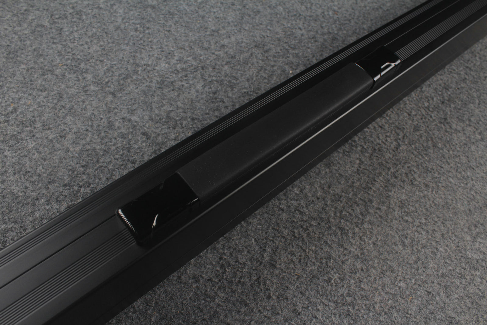 one piece strong aluminium lockable cue case – 2 Slots