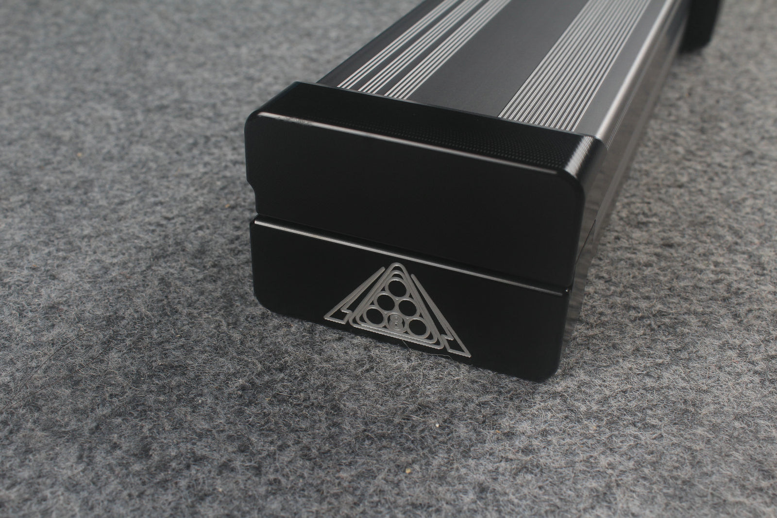one piece strong aluminium lockable cue case – 2 Slots