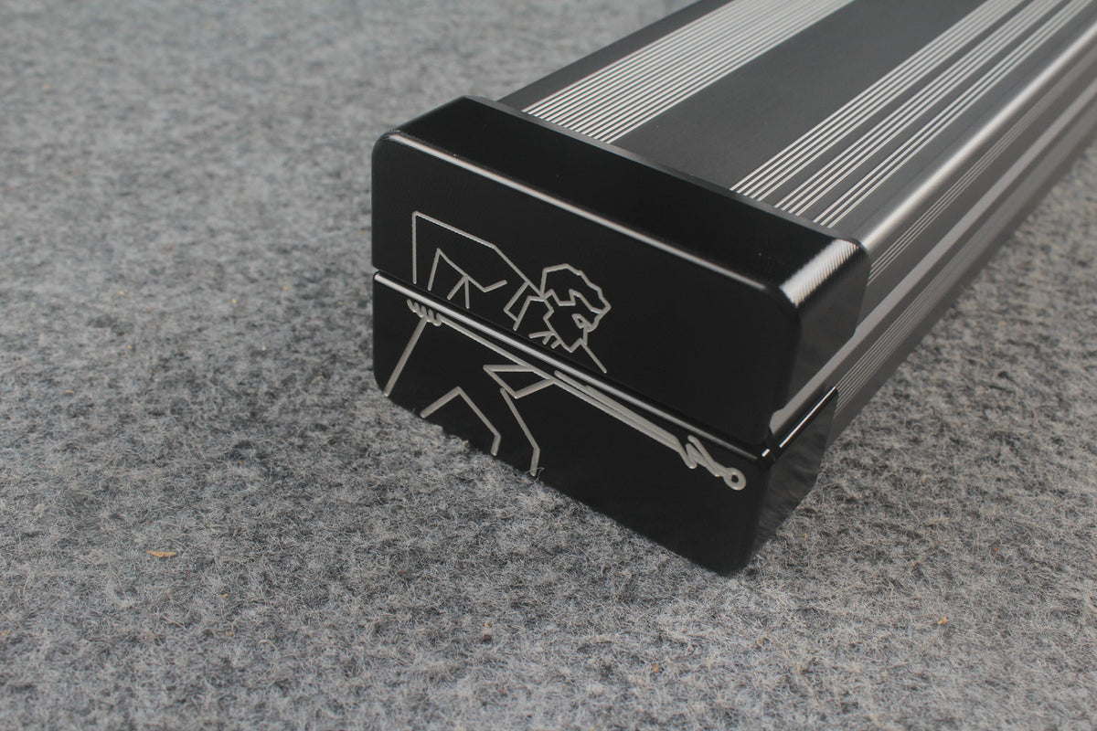 one piece strong aluminium lockable cue case – 2 Slots