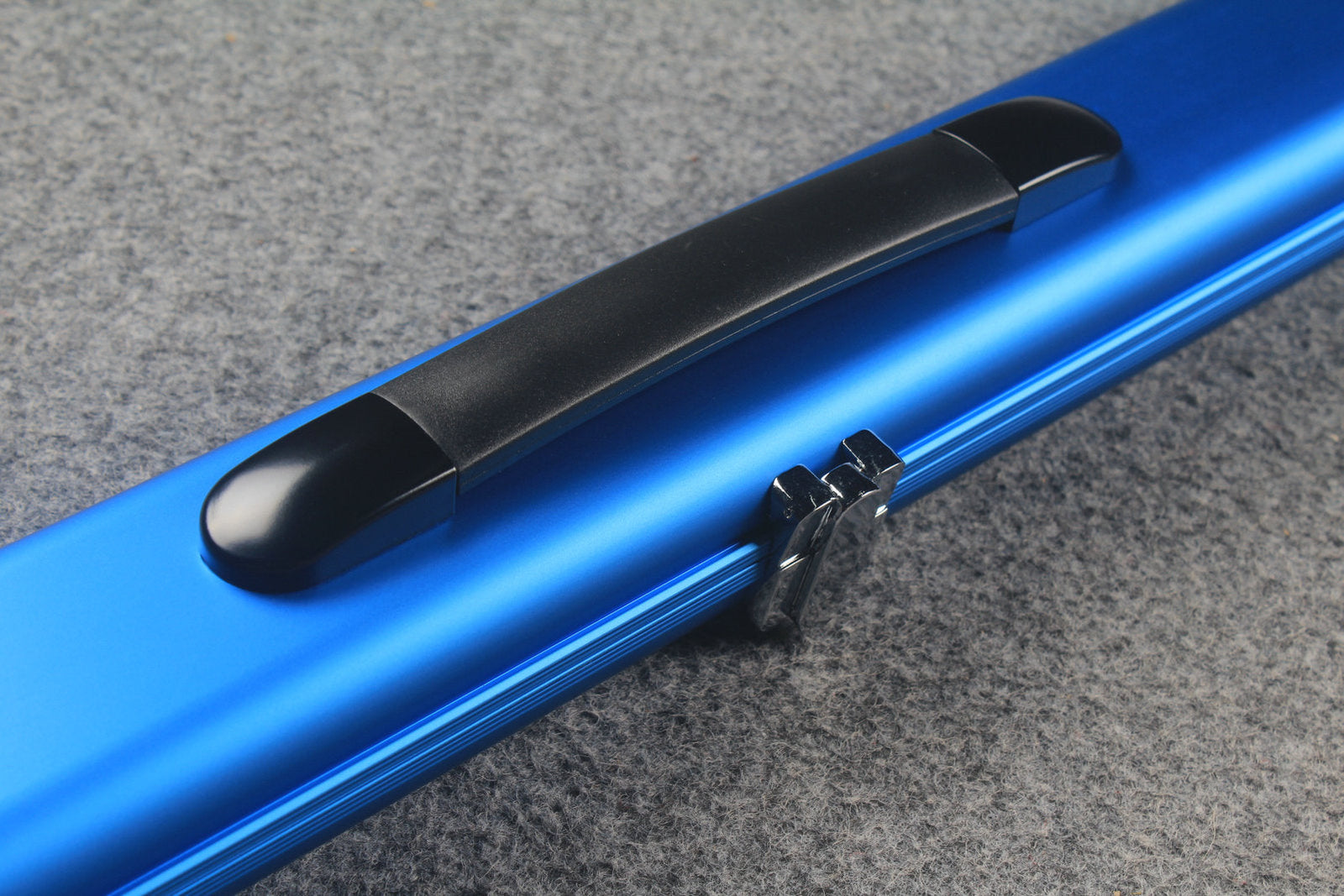 1 piece deluex slimline aluminium case with 2 slots WOODS CUES